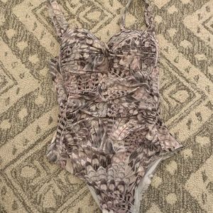 Beautiful OnePiece Twist Front Swimsuit